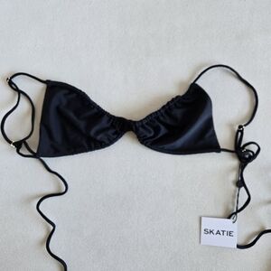 Black Skatie Biki Top